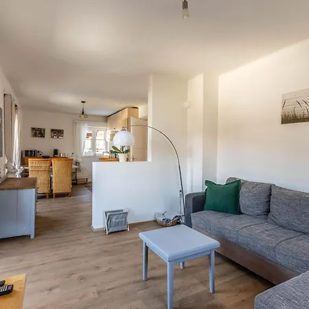 Διαμέρισμα Lovely Rita, *