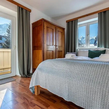 Lovely Rita, Διαμέρισμα