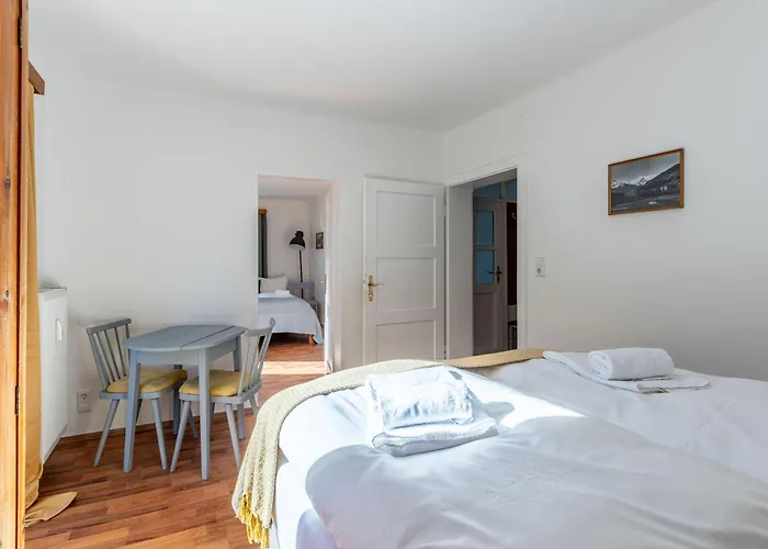Lovely Rita, Apartment
